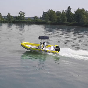 bateau de surveillance
