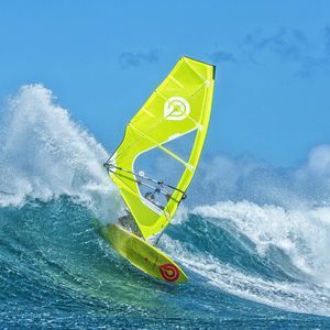 planche à voile de vagues