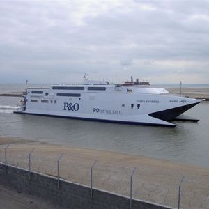car-ferry catamaran 1