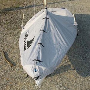 housse de protection / pour dériveur