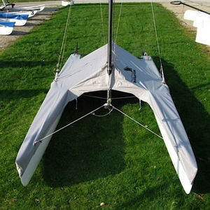 housse de protection pour multicoque de sport