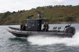bateau de surveillance