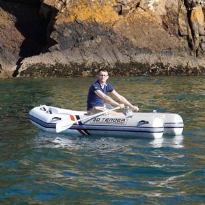 bateau pneumatique hors-bord 1