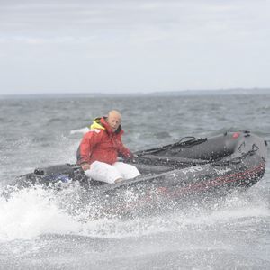 bateau pneumatique hors-bord 1