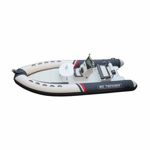 bateau pneumatique hors-bord