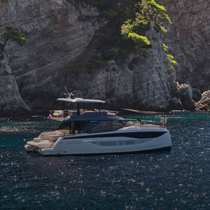 motor-yacht catamaran à moteur 1