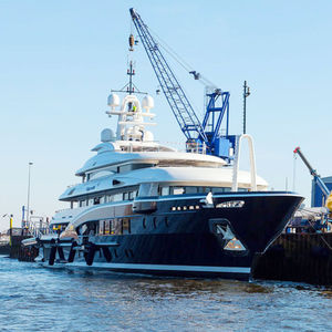 méga-yacht de luxe de croisière