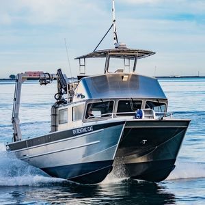 bateau d'étude hydrographique 1
