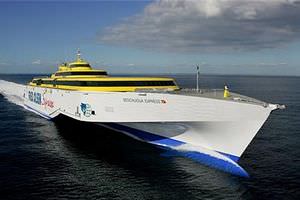 car-ferry à grande vitesse / trimaran