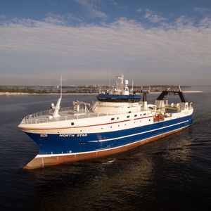 navire de pêche professionnelle chalutier