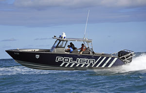 bateau de surveillance