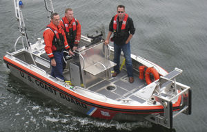 bateau de surveillance