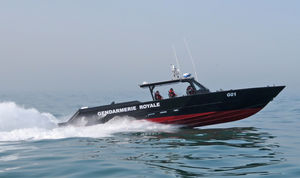 bateau de surveillance