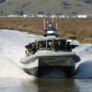 bateau militaire