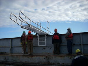 passerelle d'embarquement pour barge