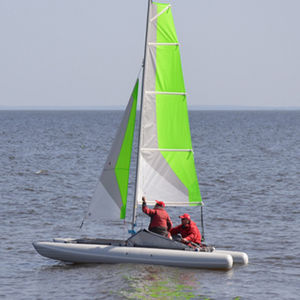 catamaran de sport gonflable