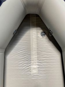 bateau pneumatique hors-bord