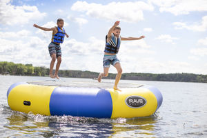 jeu aquatique trampoline 1