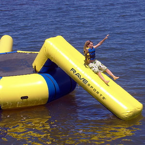 jeu aquatique toboggan / gonflable