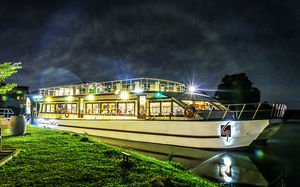 navire spécial restaurant