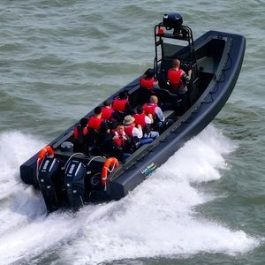 bateau de surveillance