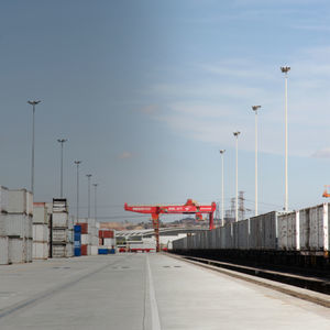portique de stockage de conteneurs sur rail
