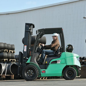 chariot élévateur pour chantier naval 1