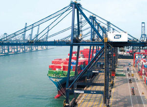 portique à conteneurs Super Post-Panamax