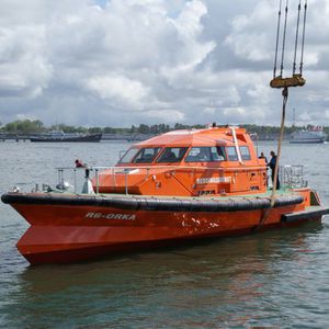 bateau de recherche et sauvetage