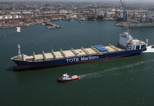 cargo porte-conteneurs / Post-Panamax / Super Post-Panamax