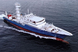 navire de pêche professionnelle thonier senneur 1