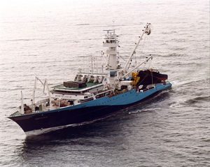 navire de pêche professionnelle thonier senneur 1