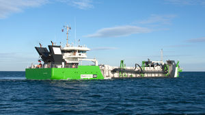 navire spécial drague suceuse porteuse à élinde traînante