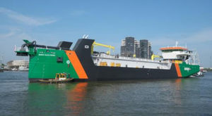 navire spécial drague suceuse porteuse à élinde traînante 1