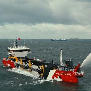 navire spécial drague suceuse porteuse à élinde traînante 1