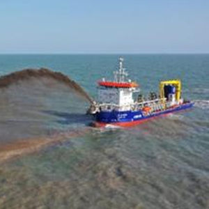 navire spécial drague suceuse porteuse à élinde traînante 1