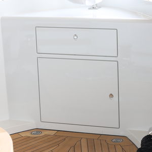 trappe d'accès pour yacht