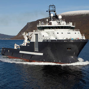 navire de service offshore remorqueur manoeuvreur d'ancres - AHT
