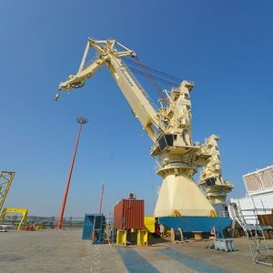 grue pour navire