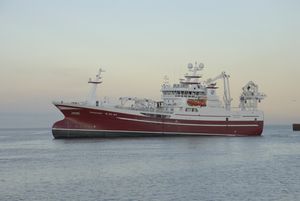 navire de pêche professionnelle chalutier
