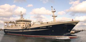 navire de pêche professionnelle chalutier 1