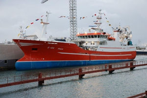 navire de pêche professionnelle chalutier 1