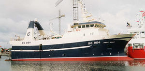 navire de pêche professionnelle chalutier 1