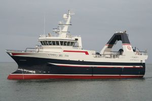 navire de pêche professionnelle chalutier 1