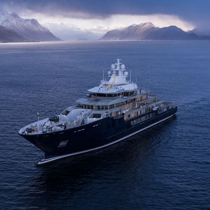 navire de service offshore de soutien pour yachts