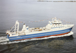 navire de pêche chalutier