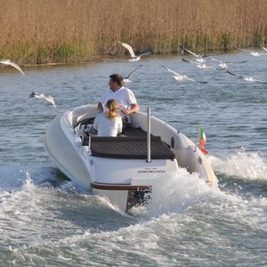 bateau pneumatique hydrojet