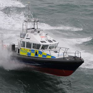 bateau de surveillance