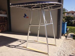T-top pour bateau à moteur