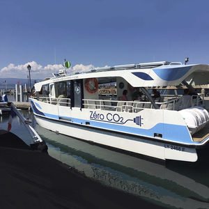 bateau à passagers